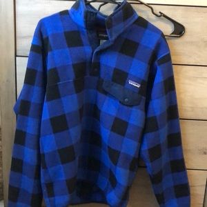 Buffalo blue Patagonia synchilla snap tee